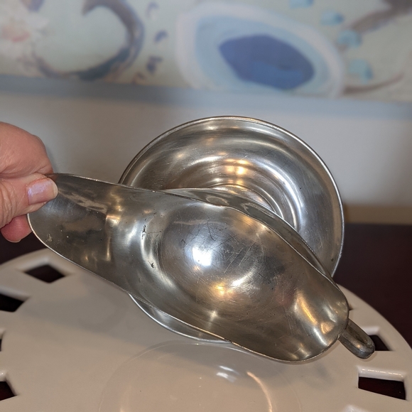 Vintage Salem Silver Plated Gravy Boat Made in USA 1950's Pedestal Drip Saucer - Picture 2 of 6